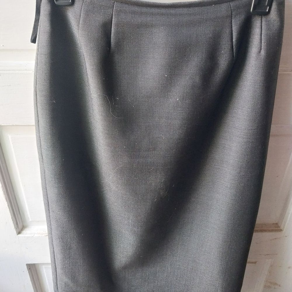 Elegant Black/White Pencil Skirt with Flattering Seaming & Back Slit